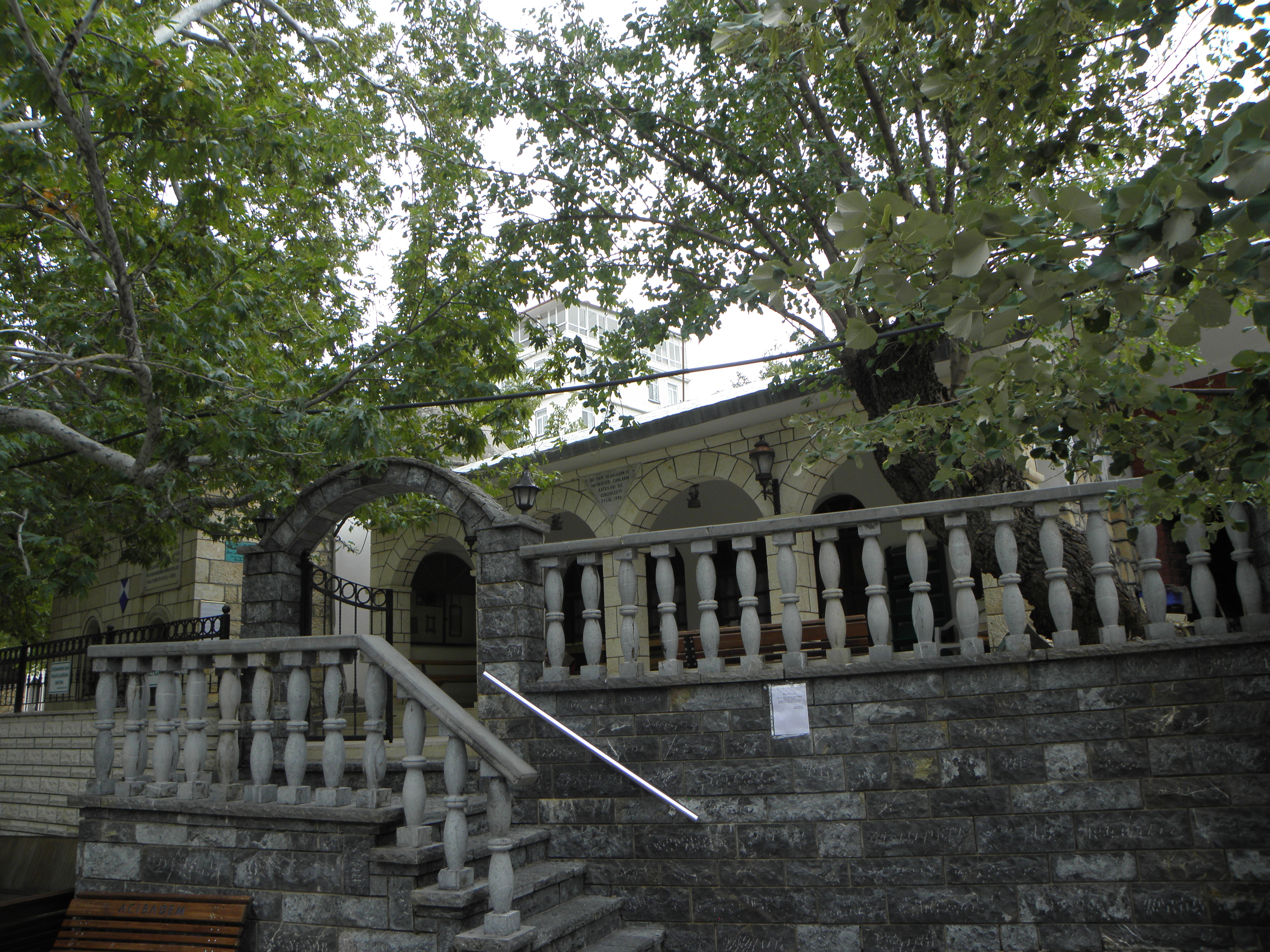 Hıdır Abdal Sultan Türbesi ve Konukevi.